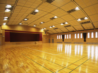 格技場